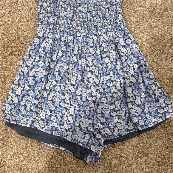 Hollister floral blue romper - Picture 2 of 6